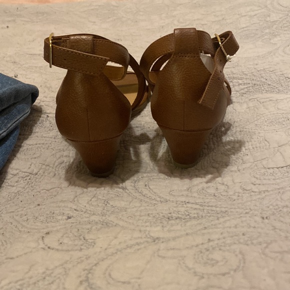 Low wedge straps sandal - Picture 3 of 4